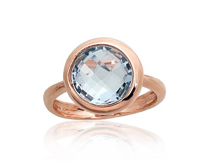 Ring aus Rotgold mit himmelblauen Topasen