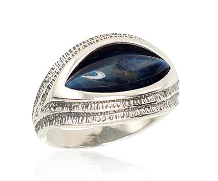 Silver ring with tiger eye